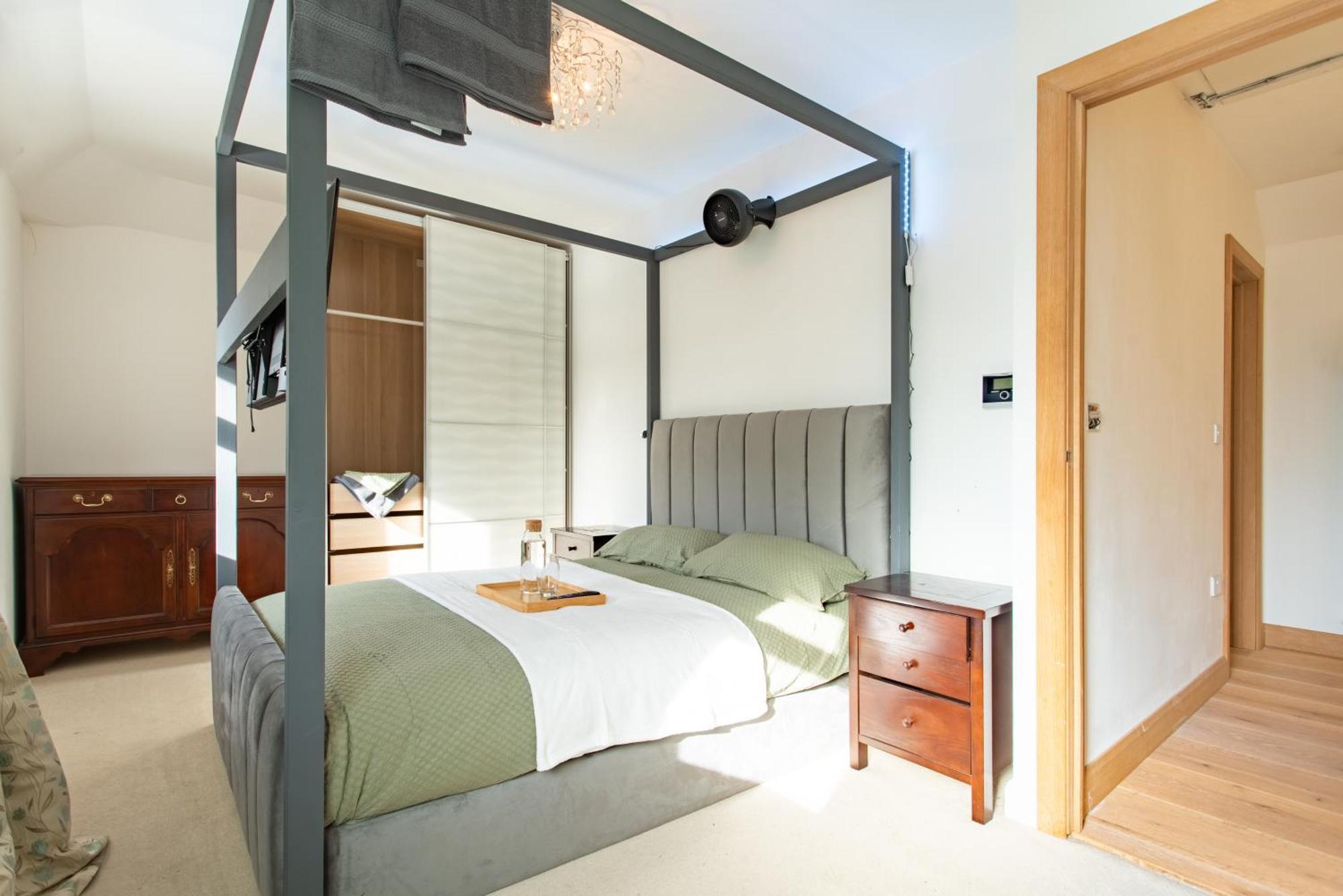 Modern 2Bed Pad W/ Hot Tub Villa Barking  Ngoại thất bức ảnh