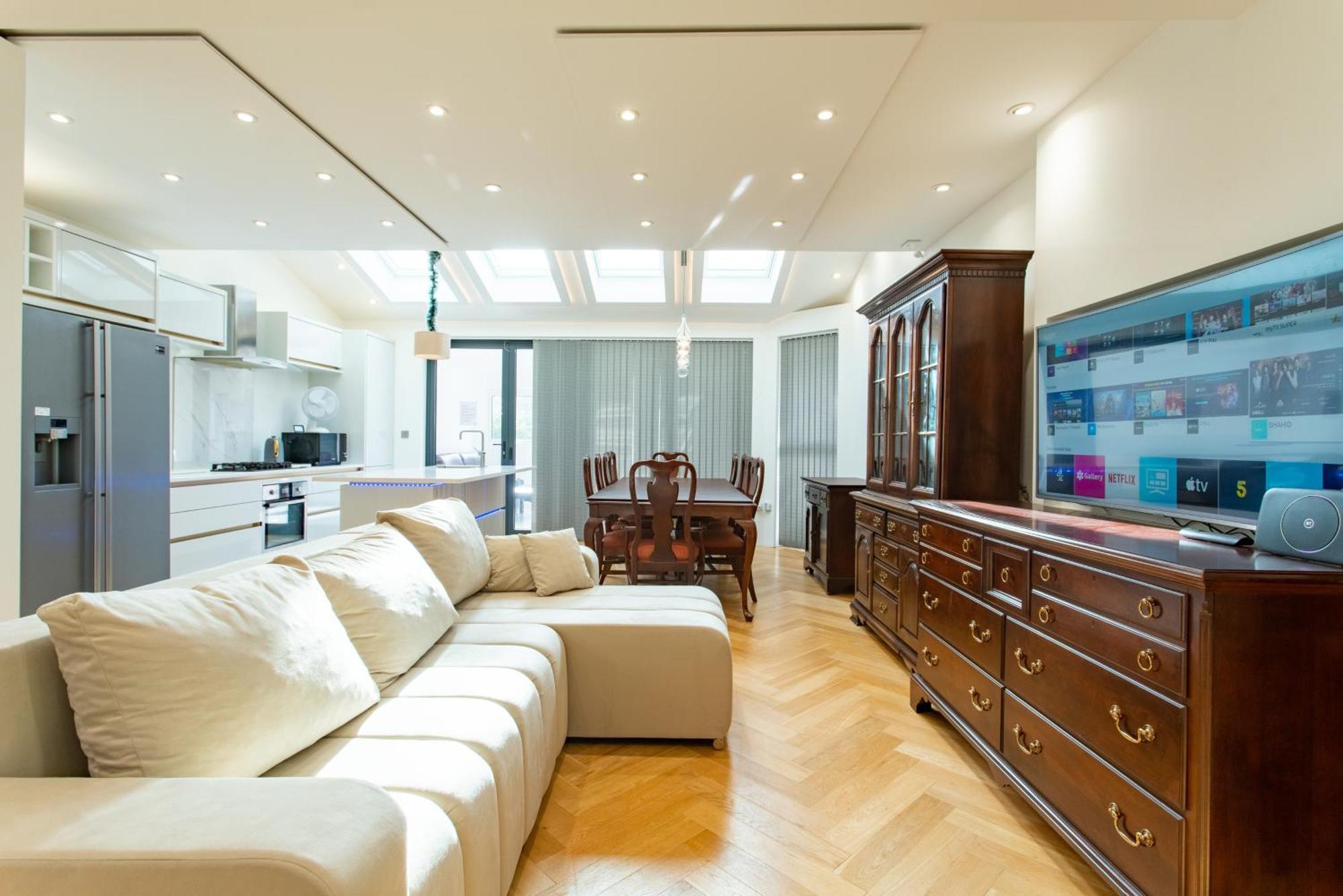 Modern 2Bed Pad W/ Hot Tub Villa Barking  Ngoại thất bức ảnh